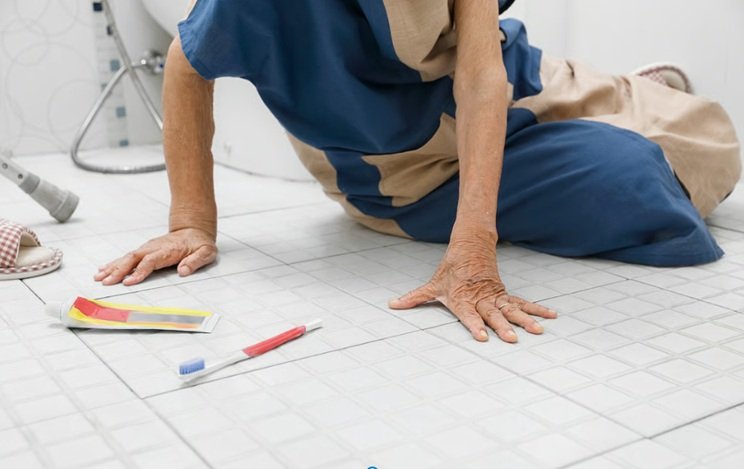Reducing Fall Risk in the Bathroom for Elderly Users