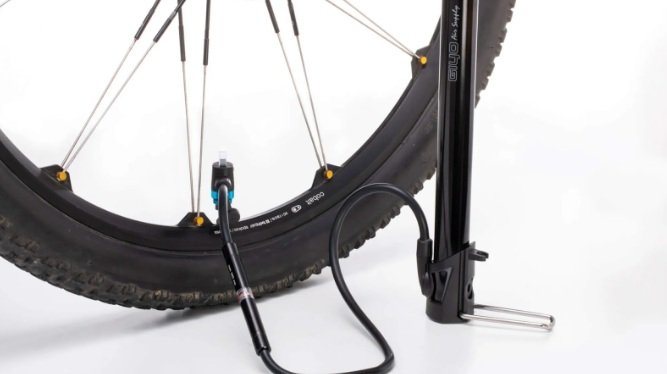 Why Even Football Players Love Cycling: The Secret Cross-Training Routine