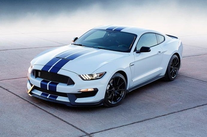 How Buyers Research Premium Mustang Restomods Before Choosing a Builder